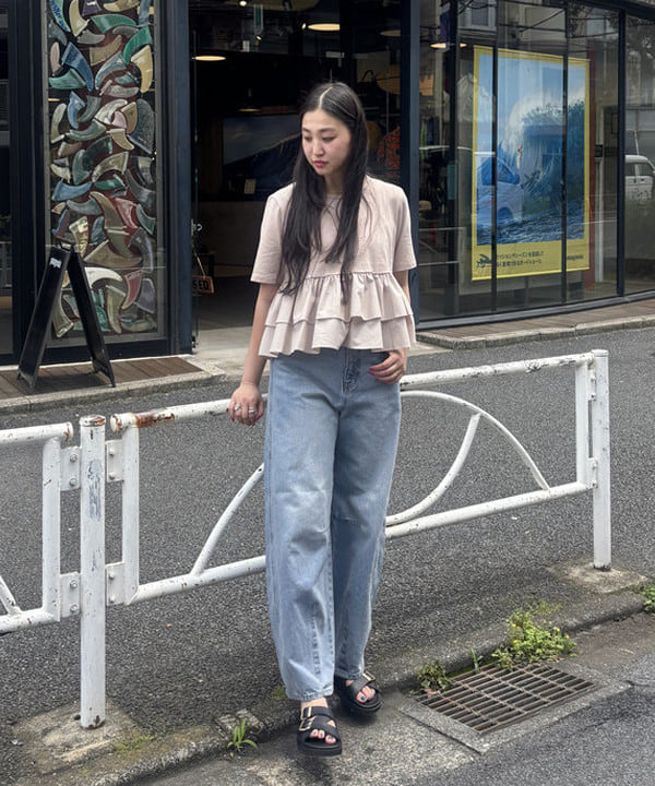 ayaさんの「BEAMS WOMEN｜ティアード キリカエ クルーネック Tシャツ」を使ったコーディネート