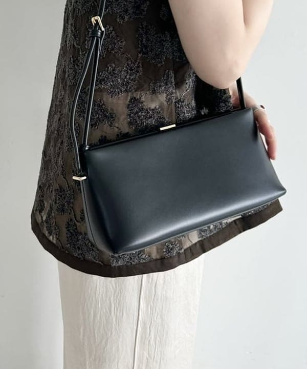 大川 美咲さんの「BEAMS WOMEN｜モールヤーン フラワー ブラウス」を使ったコーディネート