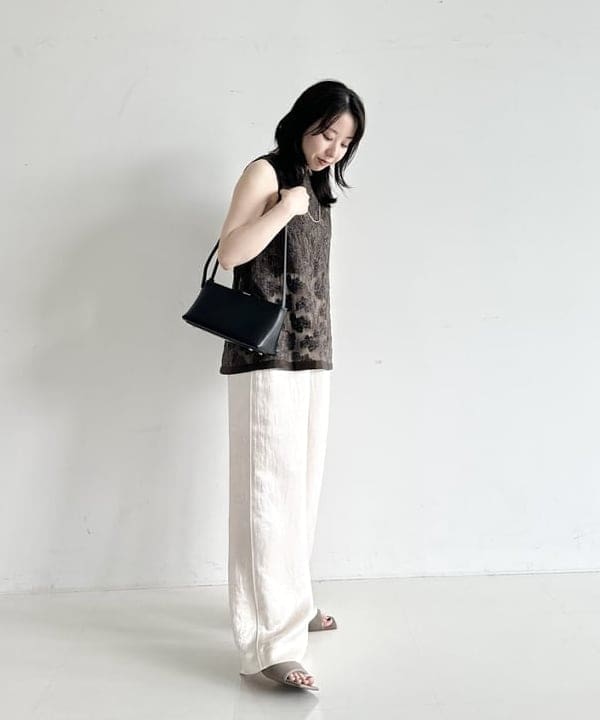 大川 美咲さんの「BEAMS WOMEN｜モールヤーン フラワー ブラウス」を使ったコーディネート