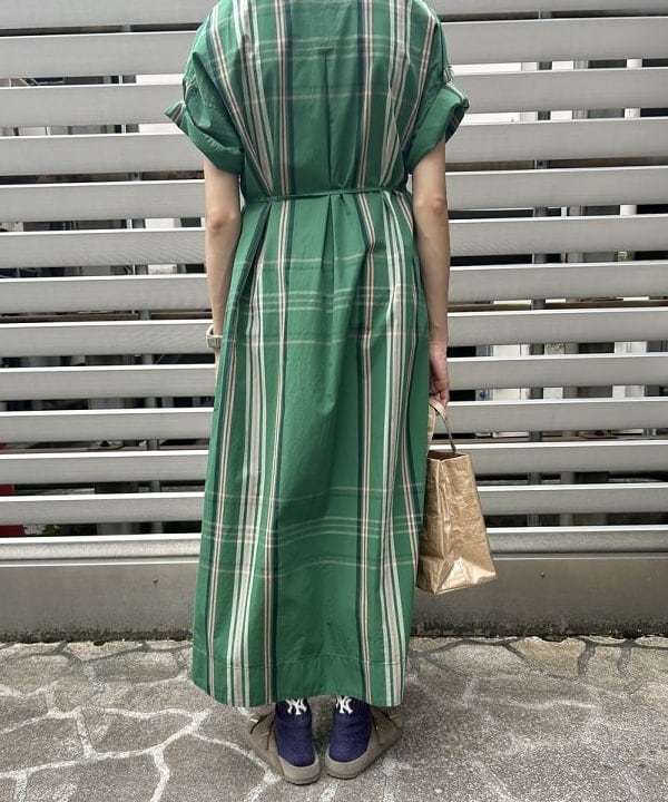 MATSUMOTO AMIさんの「BEAMS WOMEN｜BEAMS BOY / BBロゴ ショップバック」を使ったコーディネート