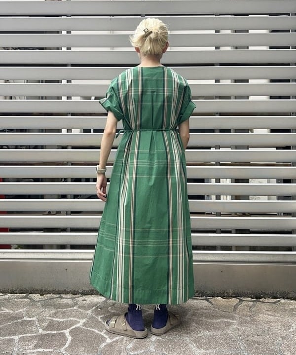 MATSUMOTO AMIさんの「BEAMS WOMEN｜BEAMS BOY / BBロゴ ショップバック」を使ったコーディネート