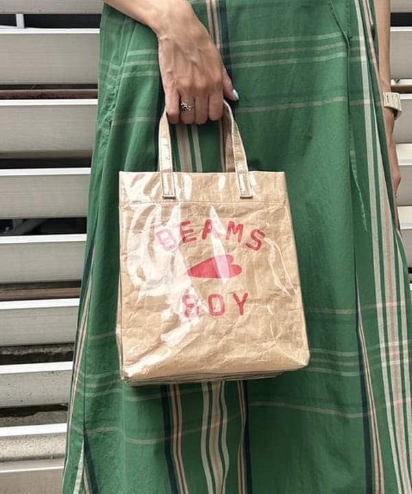 MATSUMOTO AMIさんの「BEAMS WOMEN｜BEAMS BOY / BBロゴ ショップバック」を使ったコーディネート