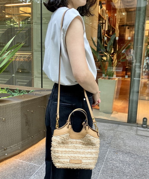 松元 晴佳さんの「BEAMS WOMEN｜【別注】upper hights / THE SISTER デニムパンツ LAMPBLACK」を使ったコーディネート