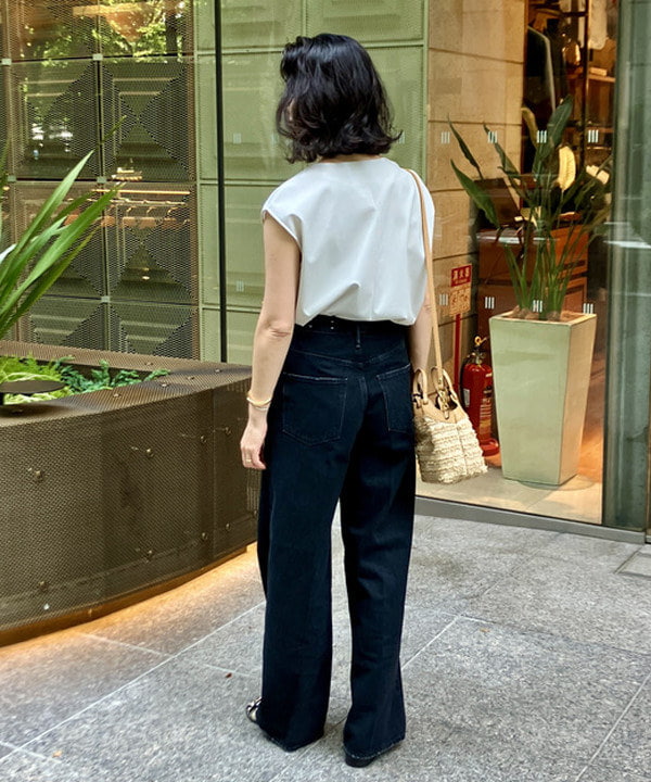 松元 晴佳さんの「BEAMS WOMEN｜【別注】upper hights / THE SISTER デニムパンツ LAMPBLACK」を使ったコーディネート