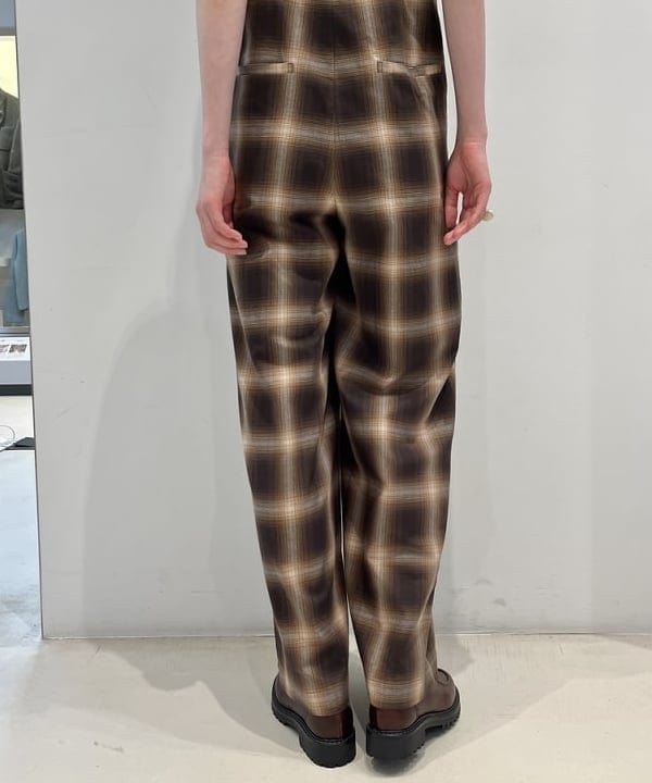 神坂 莉子さんの「BEAMS WOMEN｜ロング ファー バッグ」を使ったコーディネート