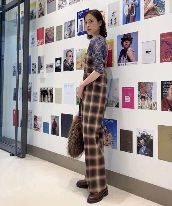 神坂 莉子さんの「BEAMS WOMEN｜ロング ファー バッグ」を使ったコーディネート