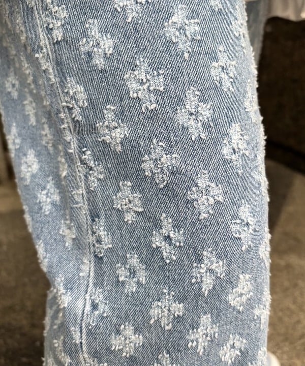 YABUさんの「BEAMS WOMEN｜ジャカード デニム パンツ」を使ったコーディネート