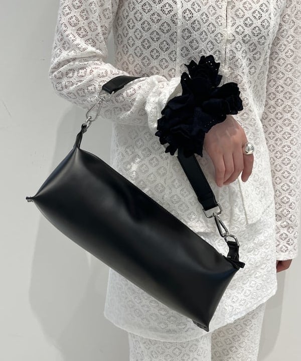 神坂 莉子さんの「BEAMS WOMEN｜ワイド 2WAY バッグ」を使ったコーディネート