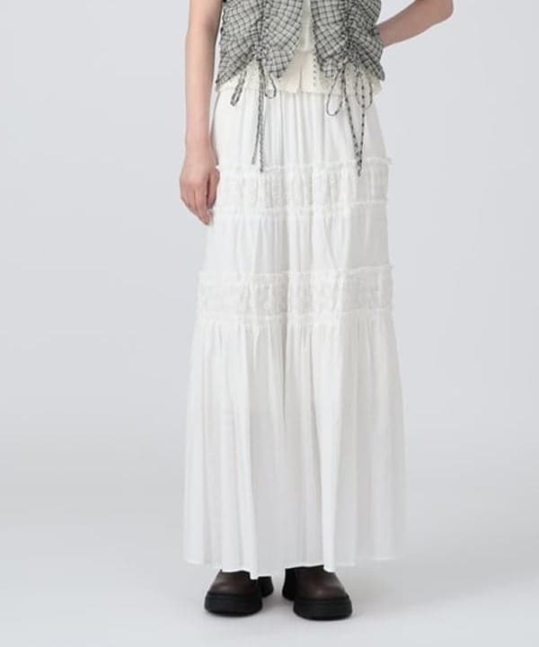 神坂 莉子さんの「BEAMS WOMEN｜チェック ギャザー ノースリーブ ブラウス」を使ったコーディネート