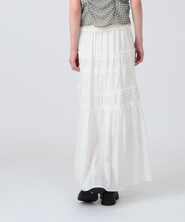 神坂 莉子さんの「BEAMS WOMEN｜チェック ギャザー ノースリーブ ブラウス」を使ったコーディネート