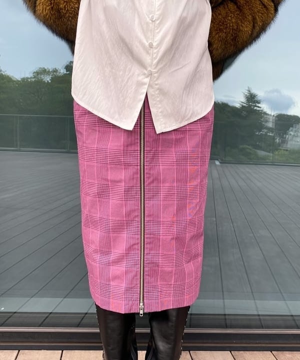 マツド ユメカさんの「BEAMS WOMEN｜クロップド クルーネック カーディガン」を使ったコーディネート