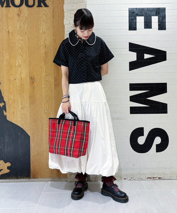 りかちょび/岸本梨佳さんの「BEAMS WOMEN｜グロッシー バルーン スカート」を使ったコーディネート