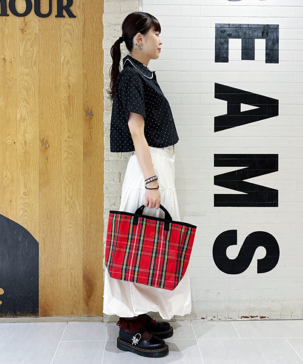 りかちょび/岸本梨佳さんの「BEAMS WOMEN｜グロッシー バルーン スカート」を使ったコーディネート