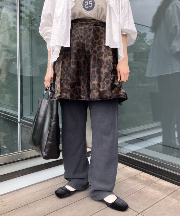 おのすさんの「BEAMS WOMEN｜【別注】Champion / バックプリント リバースウィーブ(R) スウェット パンツ」を使ったコーディネート