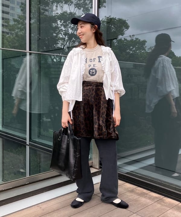 おのすさんの「BEAMS WOMEN｜【別注】Champion / バックプリント リバースウィーブ(R) スウェット パンツ」を使ったコーディネート