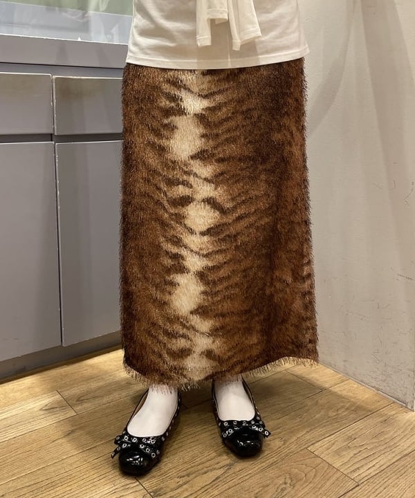 chikaさんの「BEAMS WOMEN｜フリンジ ファー タイトスカート」を使ったコーディネート