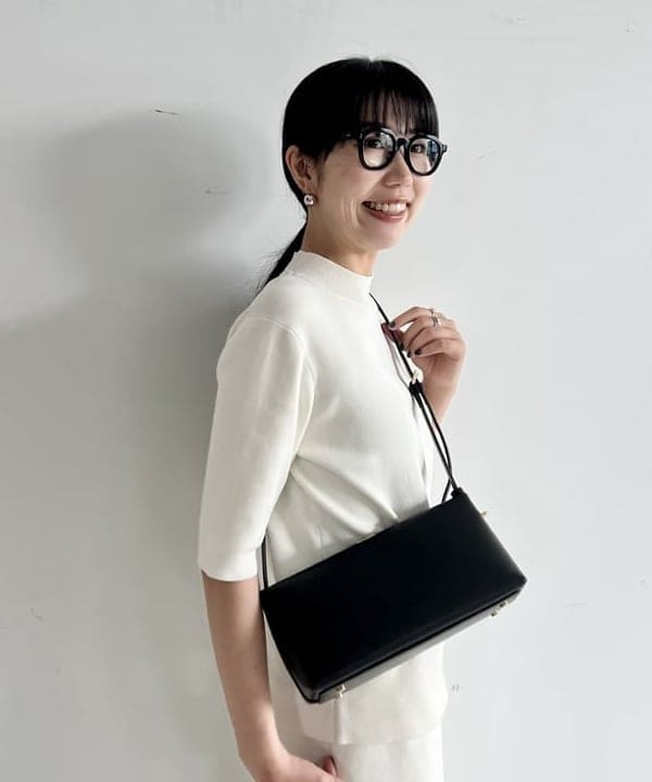 中丸　栞さんの「BEAMS WOMEN｜PUNTI. / PORTRAIT ショルダーバッグ」を使ったコーディネート