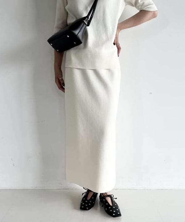 中丸　栞さんの「BEAMS WOMEN｜PUNTI. / PORTRAIT ショルダーバッグ」を使ったコーディネート