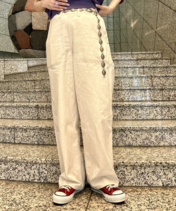 小原 もこさんの「BEAMS WOMEN｜ARROW NOVELTY / コンチョ ベルト 22FW」を使ったコーディネート