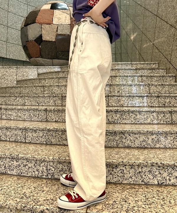 小原 もこさんの「BEAMS WOMEN｜ARROW NOVELTY / コンチョ ベルト 22FW」を使ったコーディネート