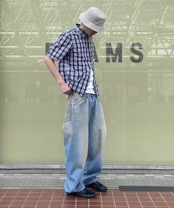 Lazzyさんの「ワイドストレート デニムパンツ」を使ったコーディネート