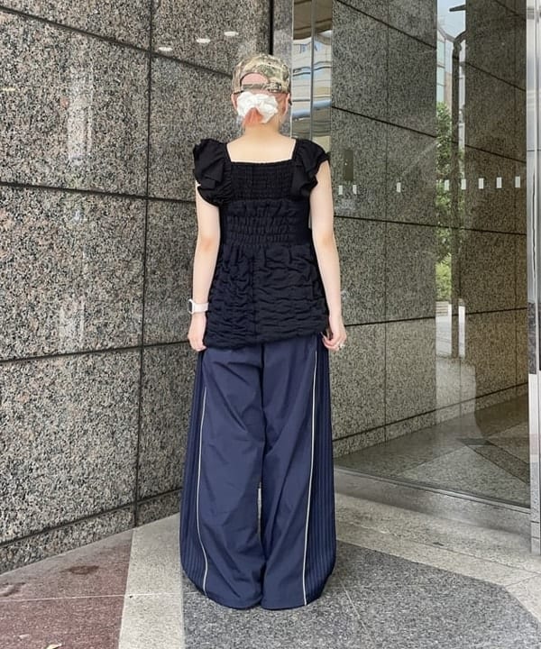 まゆちゃんさんの「BEAMS WOMEN｜ストライプ キリカエ トラックパンツ」を使ったコーディネート