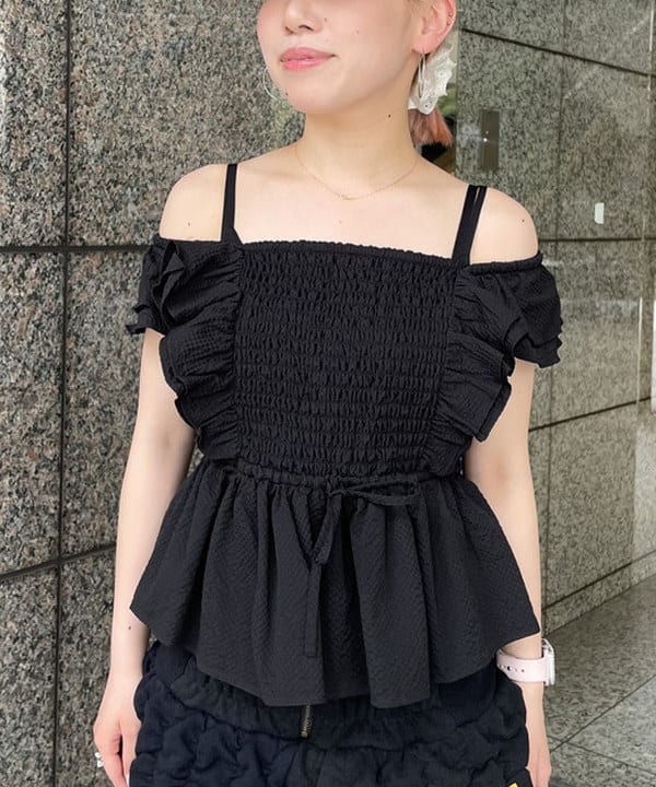 まゆちゃんさんの「BEAMS WOMEN｜ストライプ キリカエ トラックパンツ」を使ったコーディネート