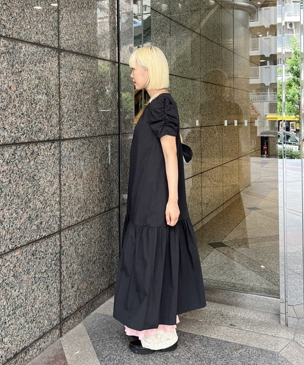 あさひさんの「BEAMS WOMEN｜■ギャザー パフスリーブ ワンピース」を使ったコーディネート