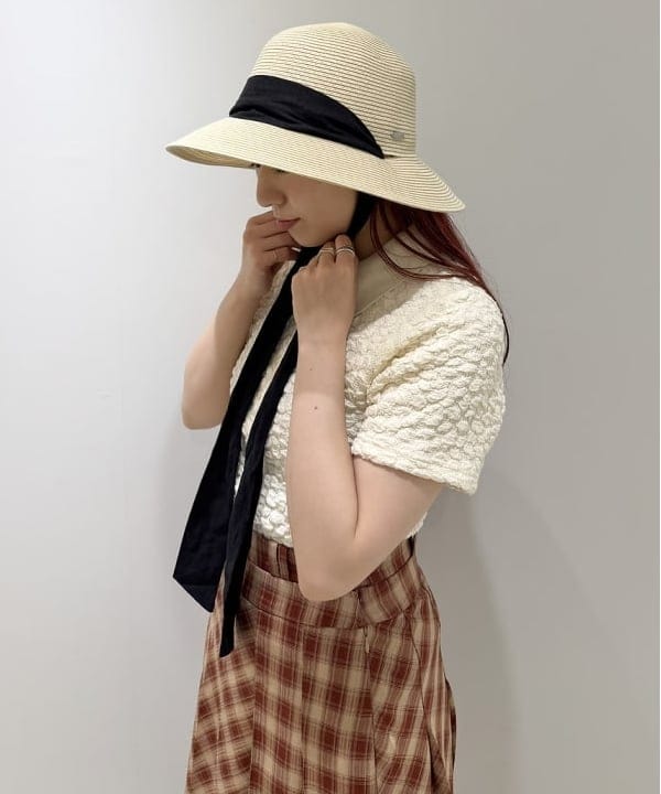 庭野 優紀さんの「BEAMS WOMEN｜フクレジャカード ポロ」を使ったコーディネート