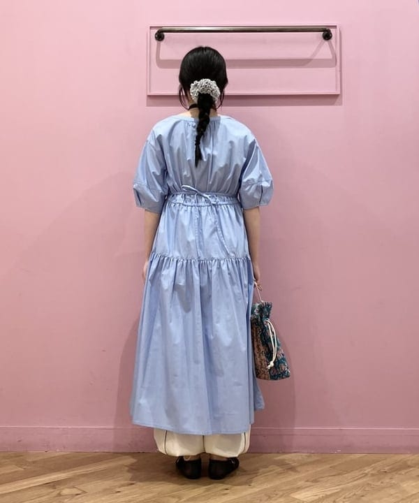 晶さんの「BEAMS WOMEN｜ランタン スリーブ ギャザー ワンピース」を使ったコーディネート