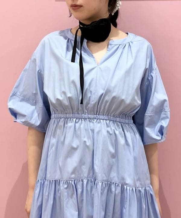 晶さんの「BEAMS WOMEN｜ランタン スリーブ ギャザー ワンピース」を使ったコーディネート