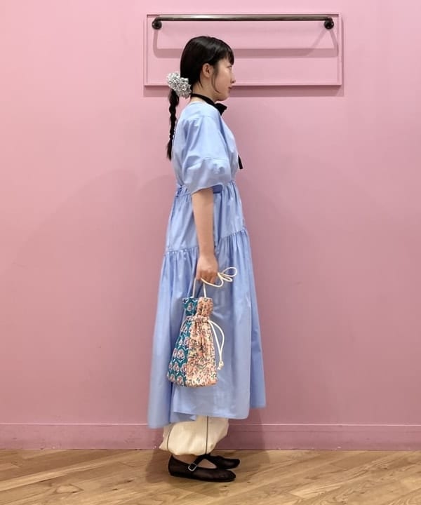 晶さんの「BEAMS WOMEN｜ランタン スリーブ ギャザー ワンピース」を使ったコーディネート