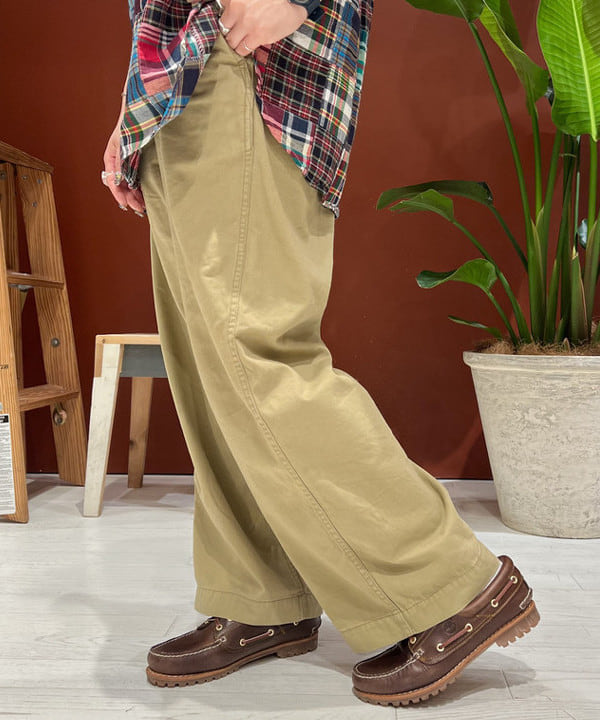 エノモト アミさんの「BEAMS WOMEN｜B.D. Pullover Classic-fit Patchwork Madras」を使ったコーディネート