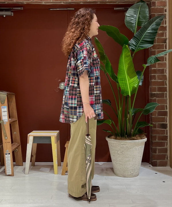 エノモト アミさんの「BEAMS WOMEN｜B.D. Pullover Classic-fit Patchwork Madras」を使ったコーディネート