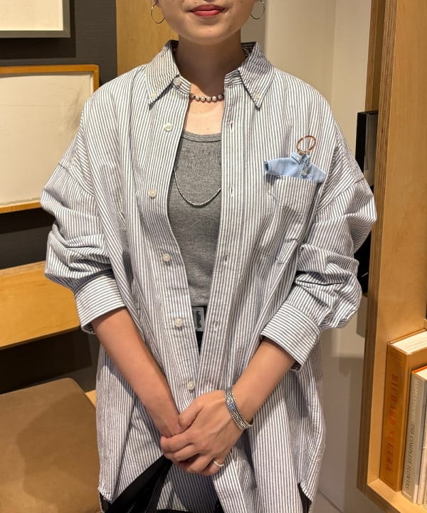 吉野 多恵さんの「BEAMS WOMEN｜ビッグ ボタンダウン シャツ」を使ったコーディネート