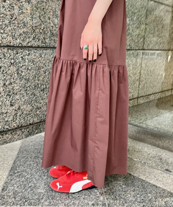 森本 理絵さんの「BEAMS WOMEN｜■ギャザー パフスリーブ ワンピース」を使ったコーディネート