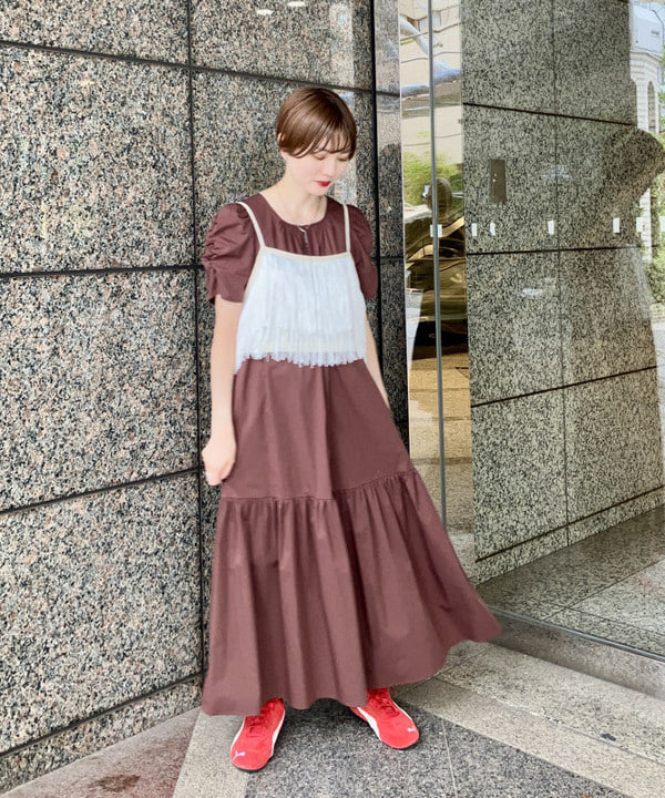 森本 理絵さんの「BEAMS WOMEN｜■ギャザー パフスリーブ ワンピース」を使ったコーディネート