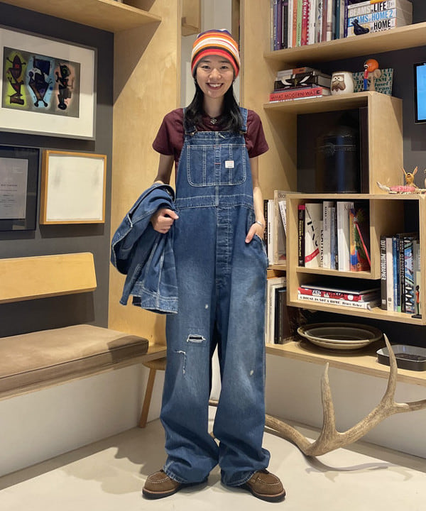 津藤 理佐子さんの「BEAMS WOMEN｜【別注】BIGMAC / フェイド カバーオール」を使ったコーディネート