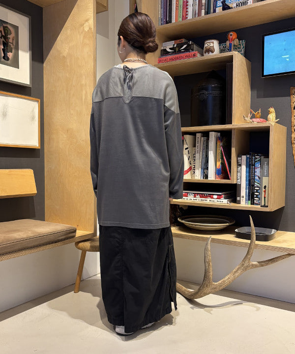 吉野 多恵さんの「BEAMS WOMEN｜ロゴ フットボール ロングスリーブ Tシャツ」を使ったコーディネート