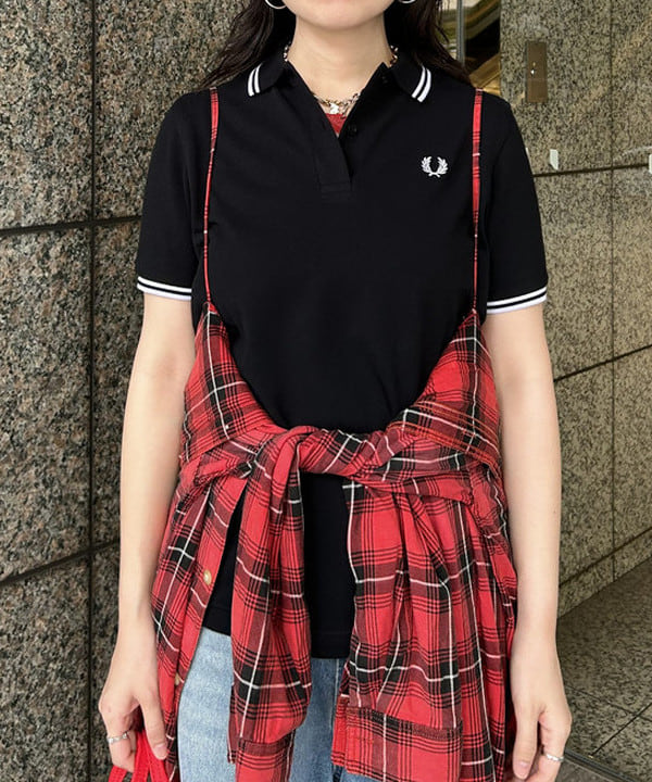 Sakiさんの「BEAMS WOMEN｜FRED PERRY / The Twin Tipped Fred Perry Shirt」を使ったコーディネート
