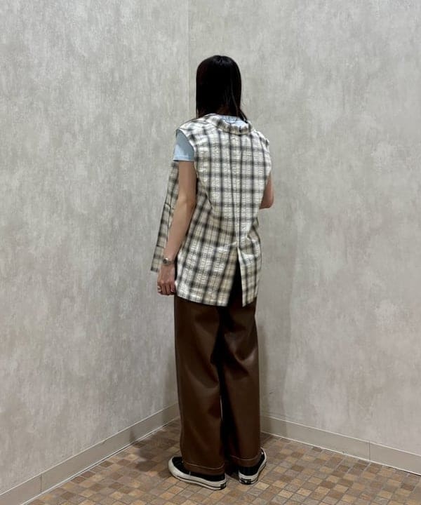 はやしあかねさんの「BEAMS WOMEN｜チェック テーラード ジレ」を使ったコーディネート