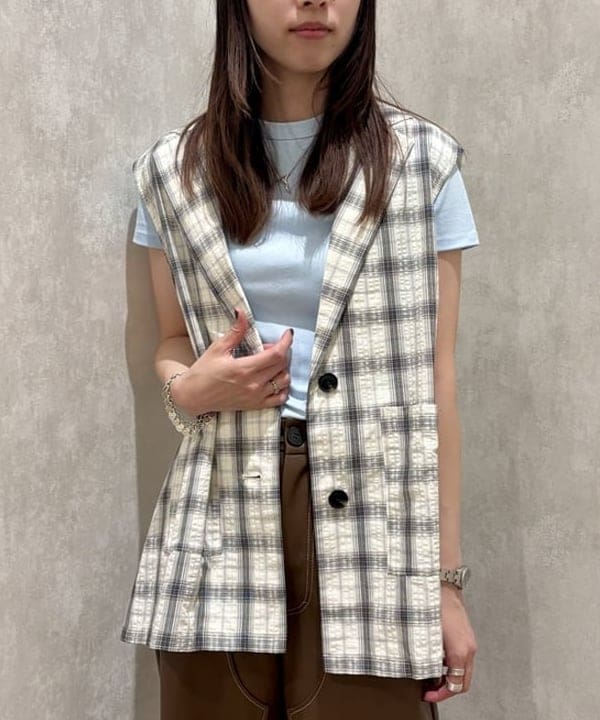 はやしあかねさんの「BEAMS WOMEN｜チェック テーラード ジレ」を使ったコーディネート
