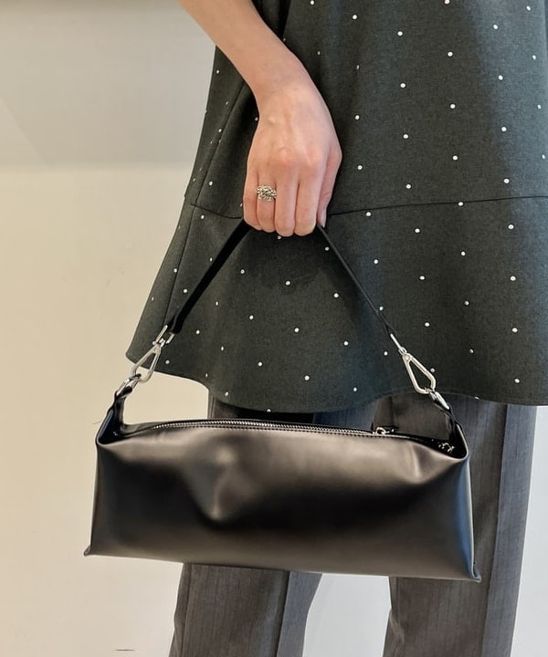 神坂 莉子さんの「BEAMS WOMEN｜ワイド 2WAY バッグ」を使ったコーディネート