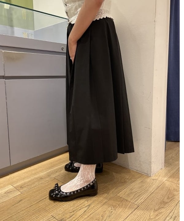 chikaさんの「BEAMS WOMEN｜HELOYSE / ribbon pouch metallic bag」を使ったコーディネート