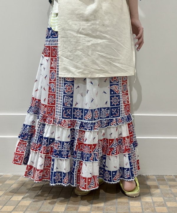 小原 もこさんの「BEAMS WOMEN｜【別注】BINDU / マリン スカート」を使ったコーディネート