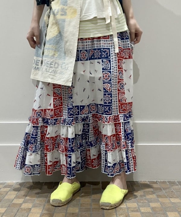 小原 もこさんの「BEAMS WOMEN｜【別注】BINDU / マリン スカート」を使ったコーディネート