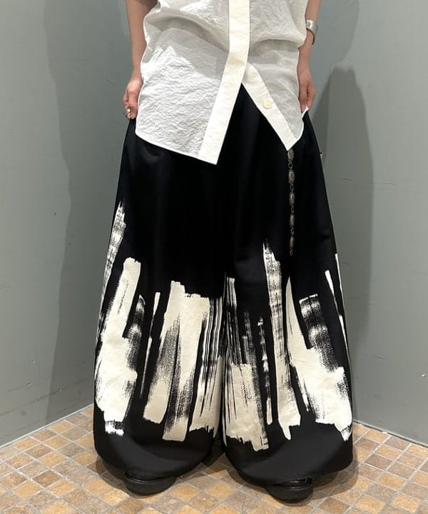 大槻 まひろさんの「BEAMS WOMEN｜GIANNI CHIARINI / CAMILLA メタリック レザートートバッグ」を使ったコーディネート