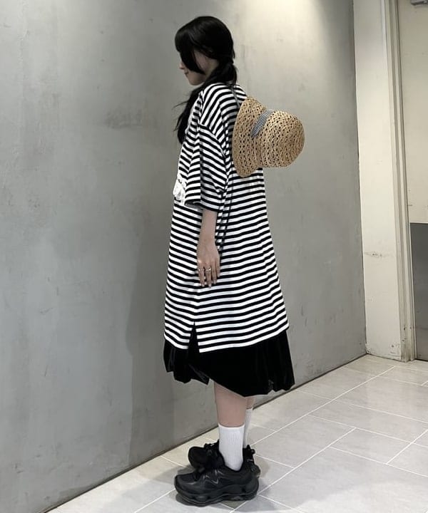 須賀さんの「BEAMS WOMEN｜【別注】TORI-TO / バイアス フリル BIG Tシャツ」を使ったコーディネート