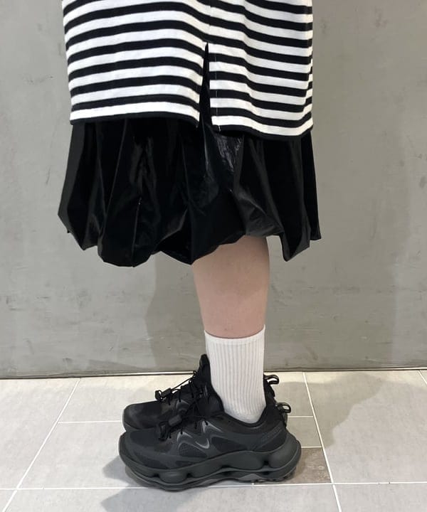 須賀さんの「BEAMS WOMEN｜【別注】TORI-TO / バイアス フリル BIG Tシャツ」を使ったコーディネート