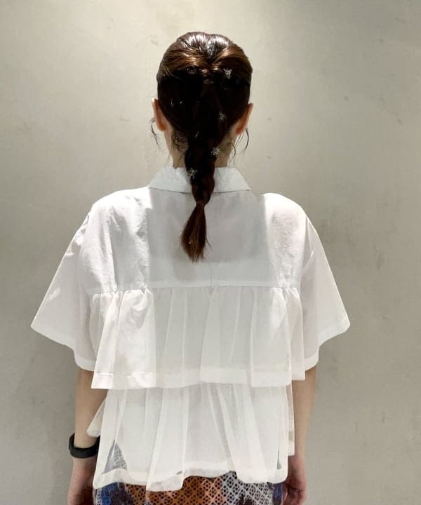 カタヤマ アヤさんの「BEAMS WOMEN｜シアー ティアード クロップド シャツ」を使ったコーディネート